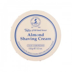 Almond shaving cream di Taylor of Old Bond Street è una crema di barba con una formula ricca di oli essenziali